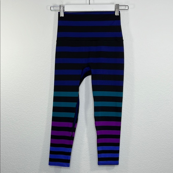 K-Deer Jamie‎ Stripe Capri length Leggings size Small - Picture 2 of 10